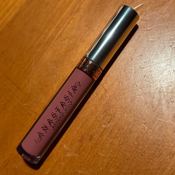 Anastasia Beverly Hills Liquid Lipstick Poet - Picture 5 of 13